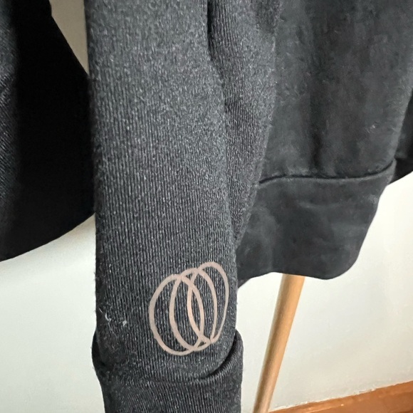 Balance Collection Black Blouse - Picture 4 of 4